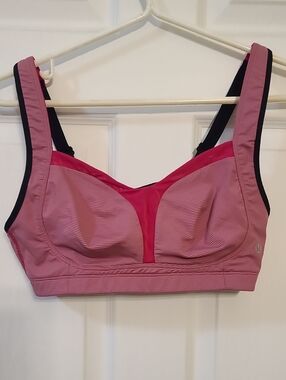 Lululemon Ta Ta Tamer Pink Stripe 36C